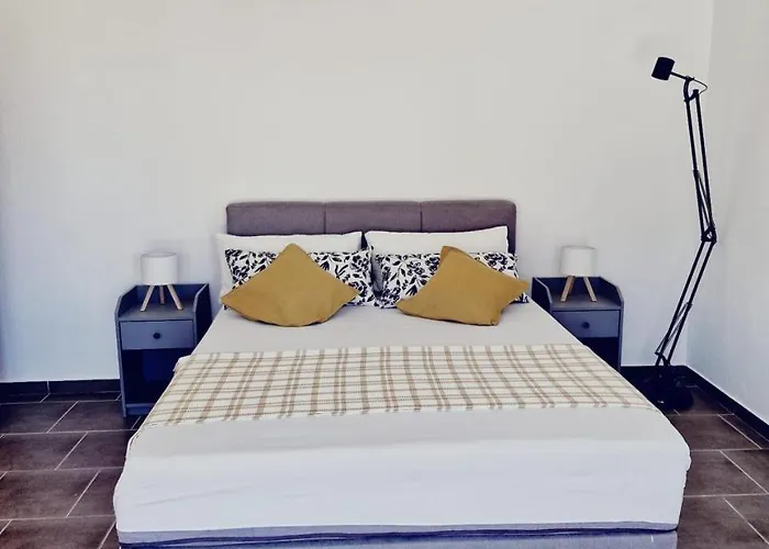 Village Alexiou * 弗洛伊塔