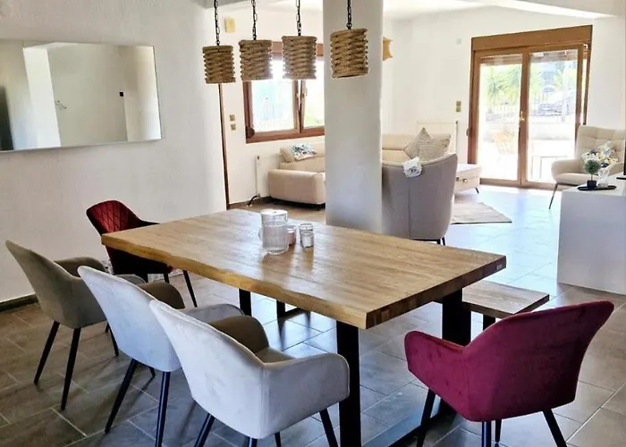 Village Alexiou * 弗洛伊塔